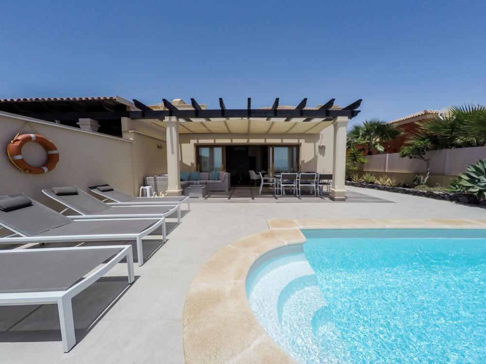 Luxurious Villa With Amazing Sea View And Pool Caleta De Fuste Exterior photo